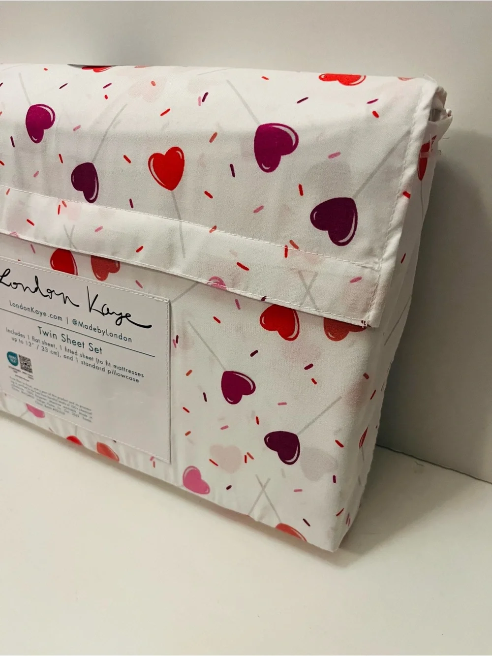 Novogratz & London Kaye Lot of 2 Twin Sheet Sets Halloween Bat Valentine Heart